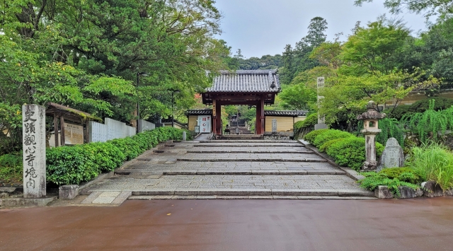 河内長野市にある観心寺の外観