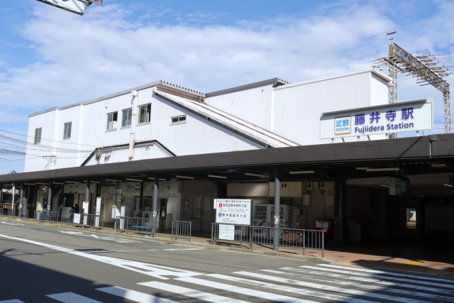 藤井寺の駅の外観